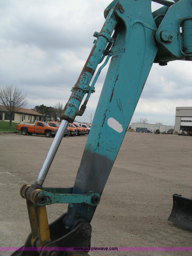 image for item E3431 1999 Kobelco 70SR midi excavator