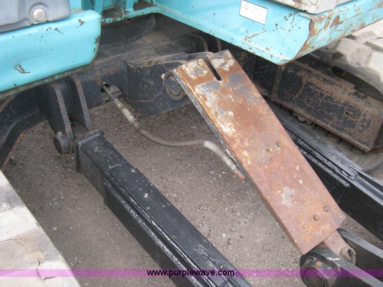 image for item E3431 1999 Kobelco 70SR midi excavator