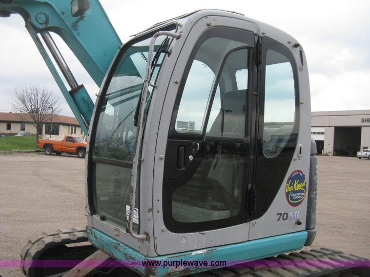 image for item E3431 1999 Kobelco 70SR midi excavator