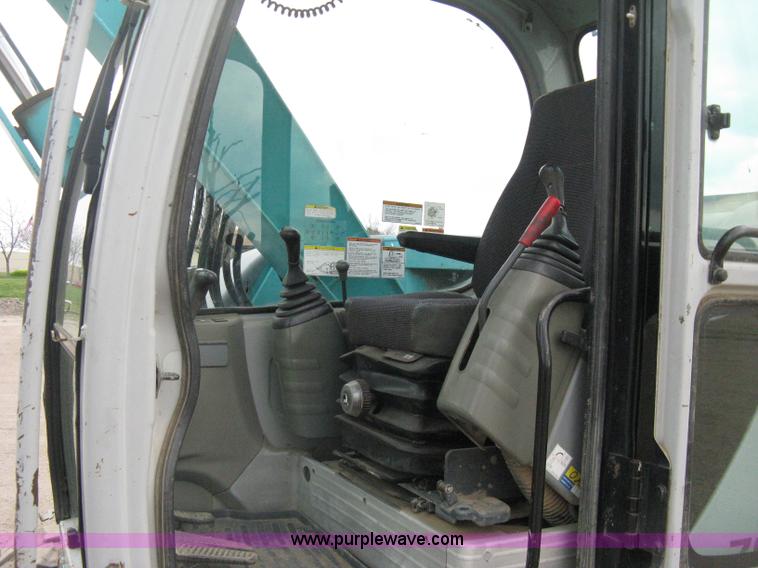 image for item E3431 1999 Kobelco 70SR midi excavator