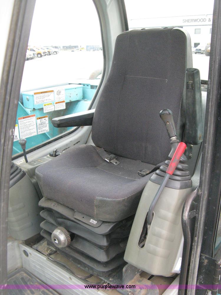 image for item E3431 1999 Kobelco 70SR midi excavator