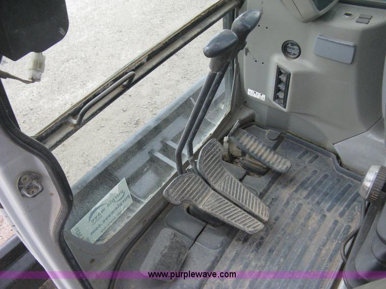 image for item E3431 1999 Kobelco 70SR midi excavator