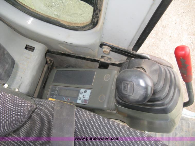 image for item E3431 1999 Kobelco 70SR midi excavator