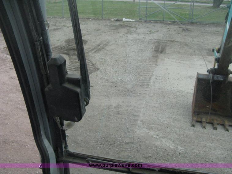 image for item E3431 1999 Kobelco 70SR midi excavator