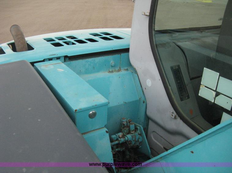 image for item E3431 1999 Kobelco 70SR midi excavator