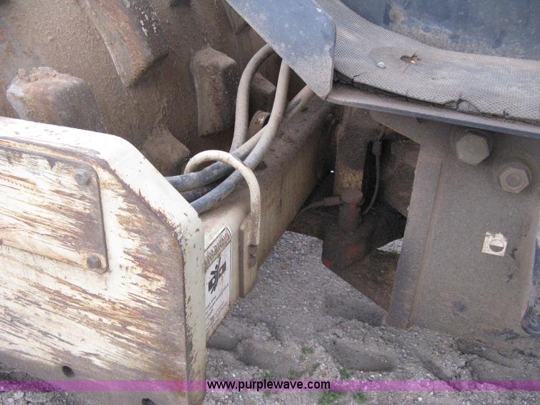 image for item E3432 2008 Ingersoll Rand SD25 TF articulated compactor