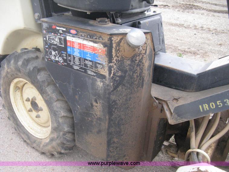 image for item E3432 2008 Ingersoll Rand SD25 TF articulated compactor