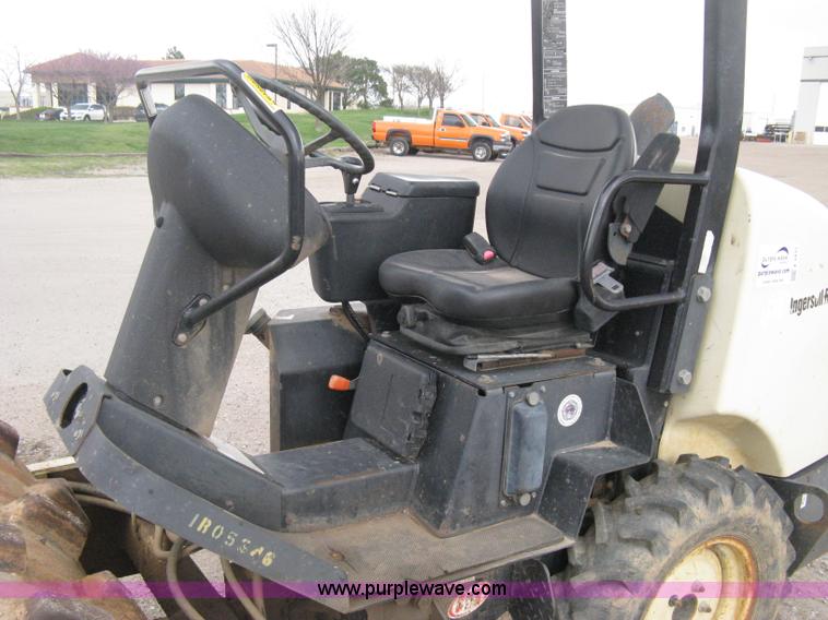image for item E3432 2008 Ingersoll Rand SD25 TF articulated compactor