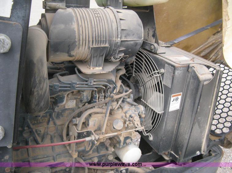 image for item E3432 2008 Ingersoll Rand SD25 TF articulated compactor