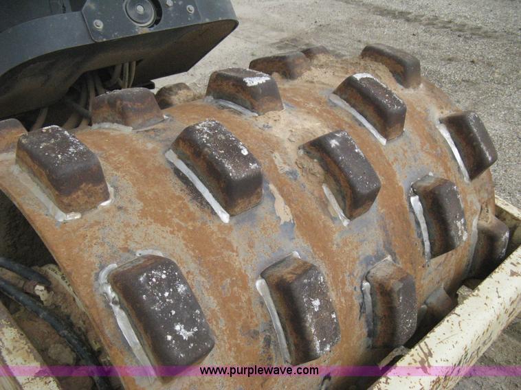 image for item E3432 2008 Ingersoll Rand SD25 TF articulated compactor