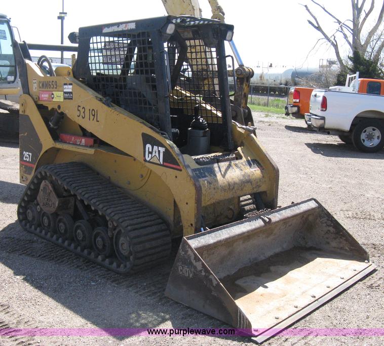 image for item E3435 2002 Caterpillar 257 skid steer