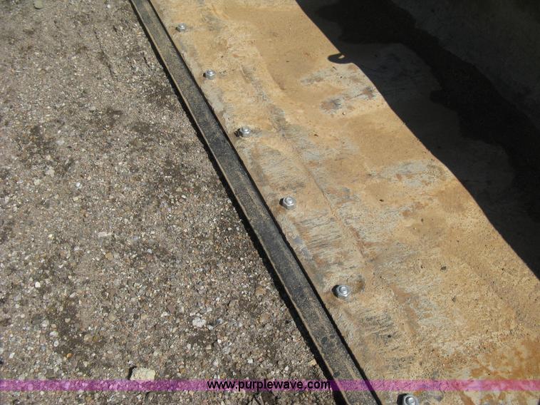 image for item E3435 2002 Caterpillar 257 skid steer