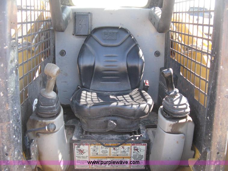 image for item E3435 2002 Caterpillar 257 skid steer