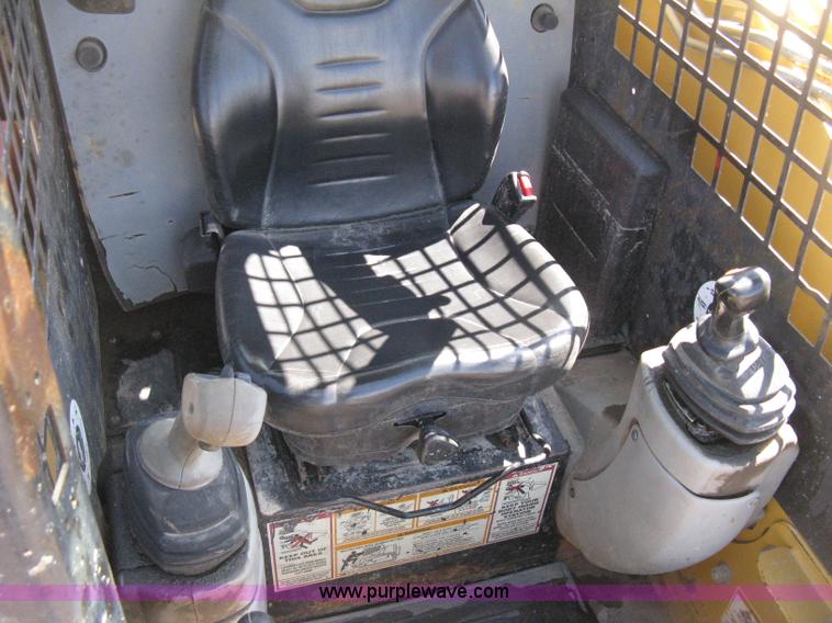 image for item E3435 2002 Caterpillar 257 skid steer