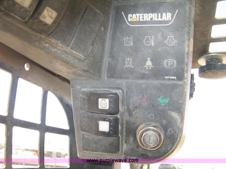 image for item E3435 2002 Caterpillar 257 skid steer