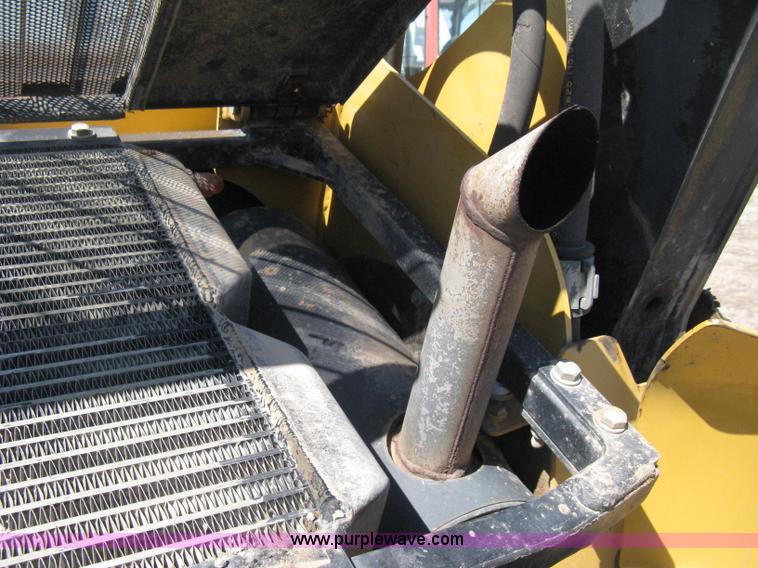 image for item E3435 2002 Caterpillar 257 skid steer