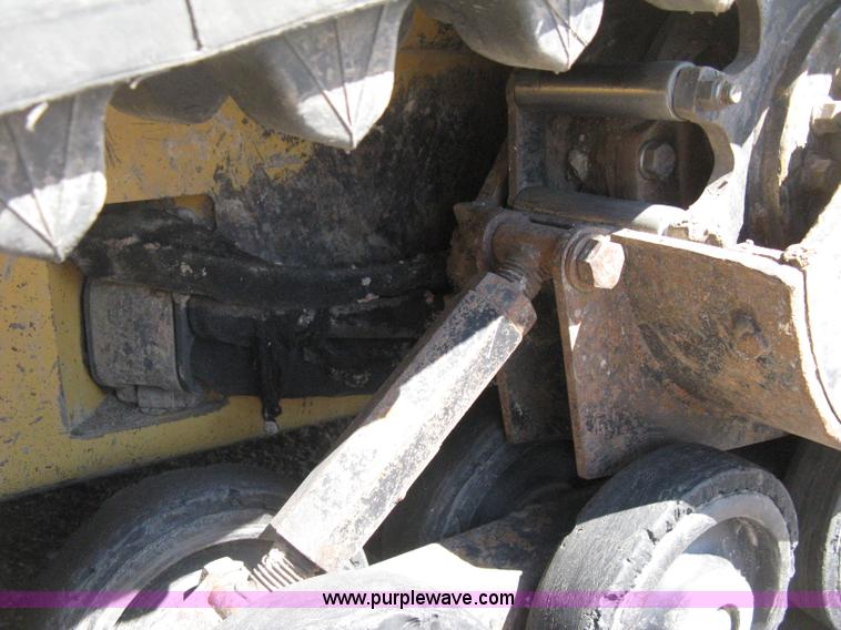 image for item E3435 2002 Caterpillar 257 skid steer