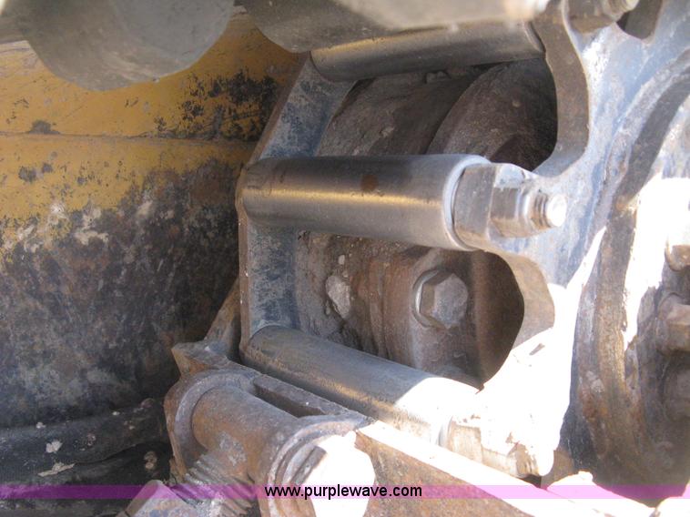 image for item E3435 2002 Caterpillar 257 skid steer