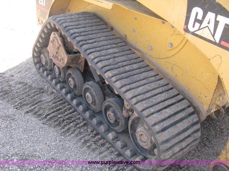 image for item E3435 2002 Caterpillar 257 skid steer