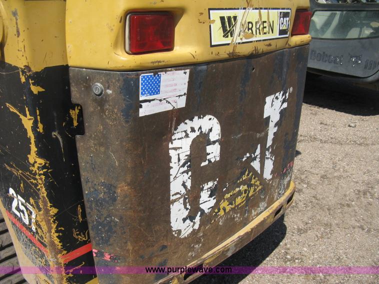 image for item E3435 2002 Caterpillar 257 skid steer