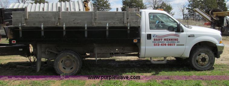 image for item E3905 2003 Ford F550 dump bed truck