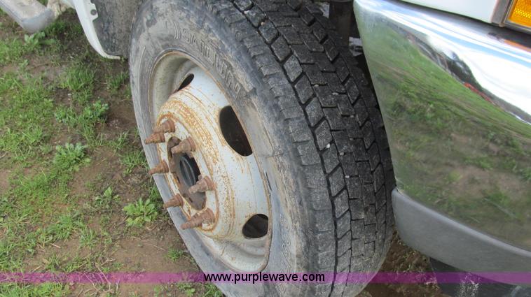 image for item E3905 2003 Ford F550 dump bed truck
