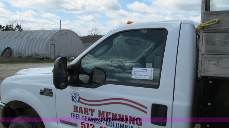 image for item E3905 2003 Ford F550 dump bed truck