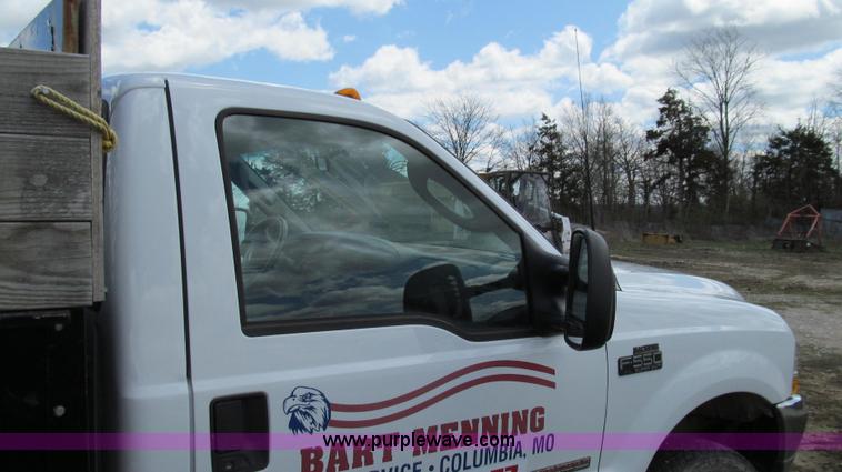 image for item E3905 2003 Ford F550 dump bed truck