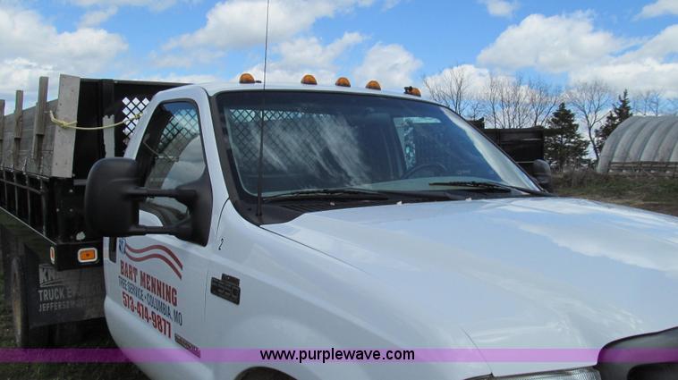 image for item E3905 2003 Ford F550 dump bed truck