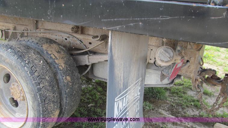 image for item E3905 2003 Ford F550 dump bed truck