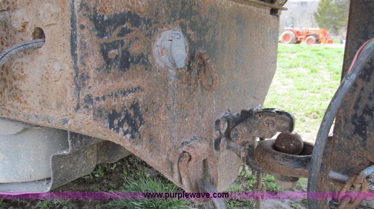 image for item E3905 2003 Ford F550 dump bed truck