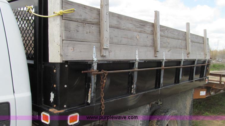 image for item E3905 2003 Ford F550 dump bed truck