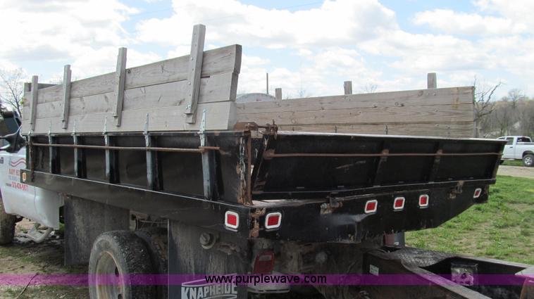 image for item E3905 2003 Ford F550 dump bed truck