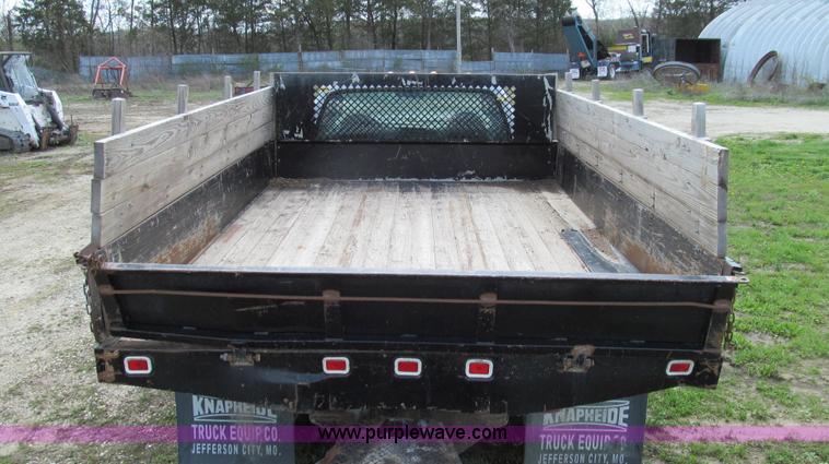 image for item E3905 2003 Ford F550 dump bed truck
