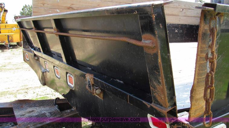 image for item E3905 2003 Ford F550 dump bed truck