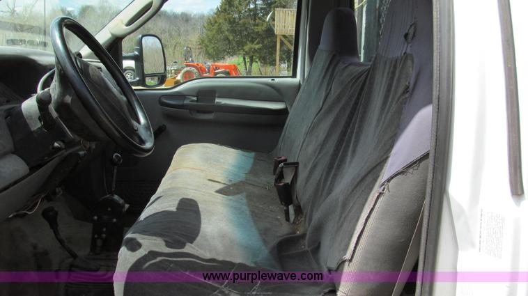 image for item E3905 2003 Ford F550 dump bed truck