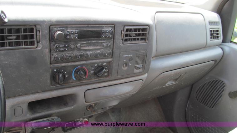 image for item E3905 2003 Ford F550 dump bed truck