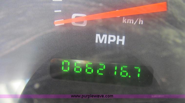 image for item E3905 2003 Ford F550 dump bed truck