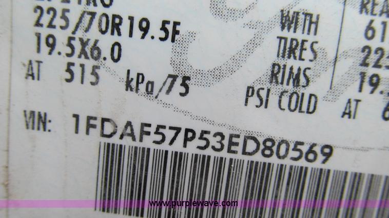 image for item E3905 2003 Ford F550 dump bed truck