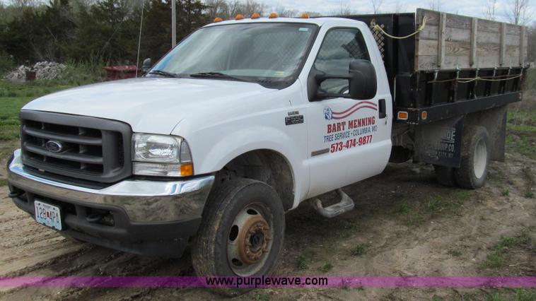 image for item E3907 2004 Ford F550 dump bed truck