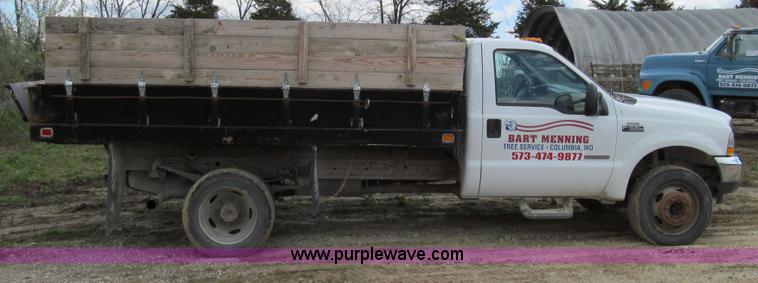 image for item E3907 2004 Ford F550 dump bed truck
