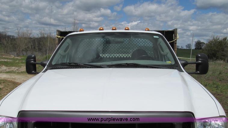 image for item E3907 2004 Ford F550 dump bed truck