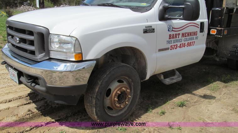 image for item E3907 2004 Ford F550 dump bed truck