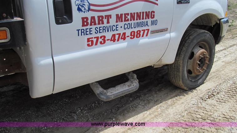 image for item E3907 2004 Ford F550 dump bed truck