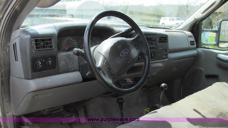 image for item E3907 2004 Ford F550 dump bed truck