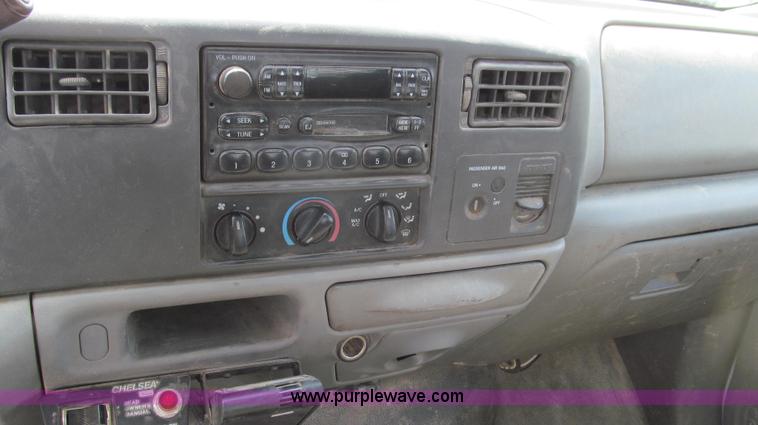 image for item E3907 2004 Ford F550 dump bed truck