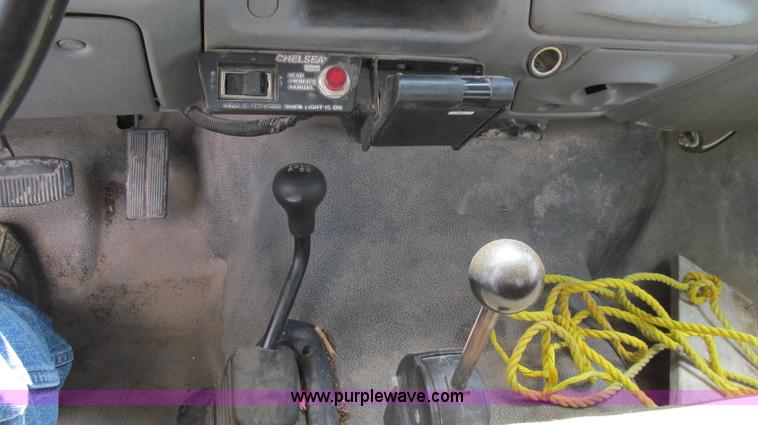 image for item E3907 2004 Ford F550 dump bed truck