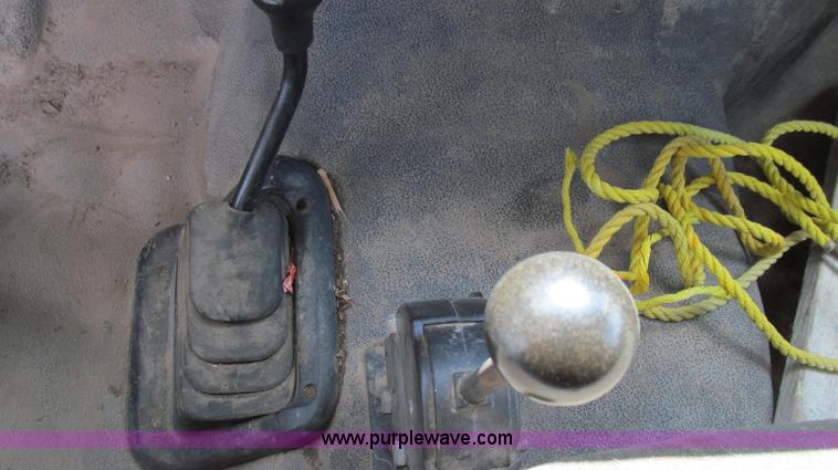 image for item E3907 2004 Ford F550 dump bed truck