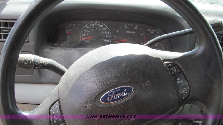 image for item E3907 2004 Ford F550 dump bed truck