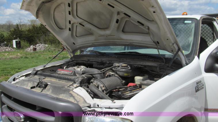 image for item E3907 2004 Ford F550 dump bed truck